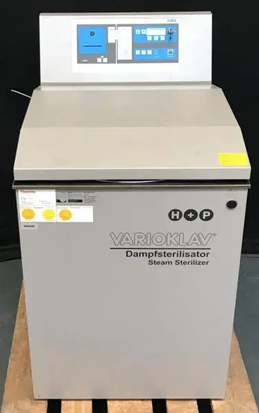 Q15754D - Buhar sterilizatörü H+P Varioklav 135S